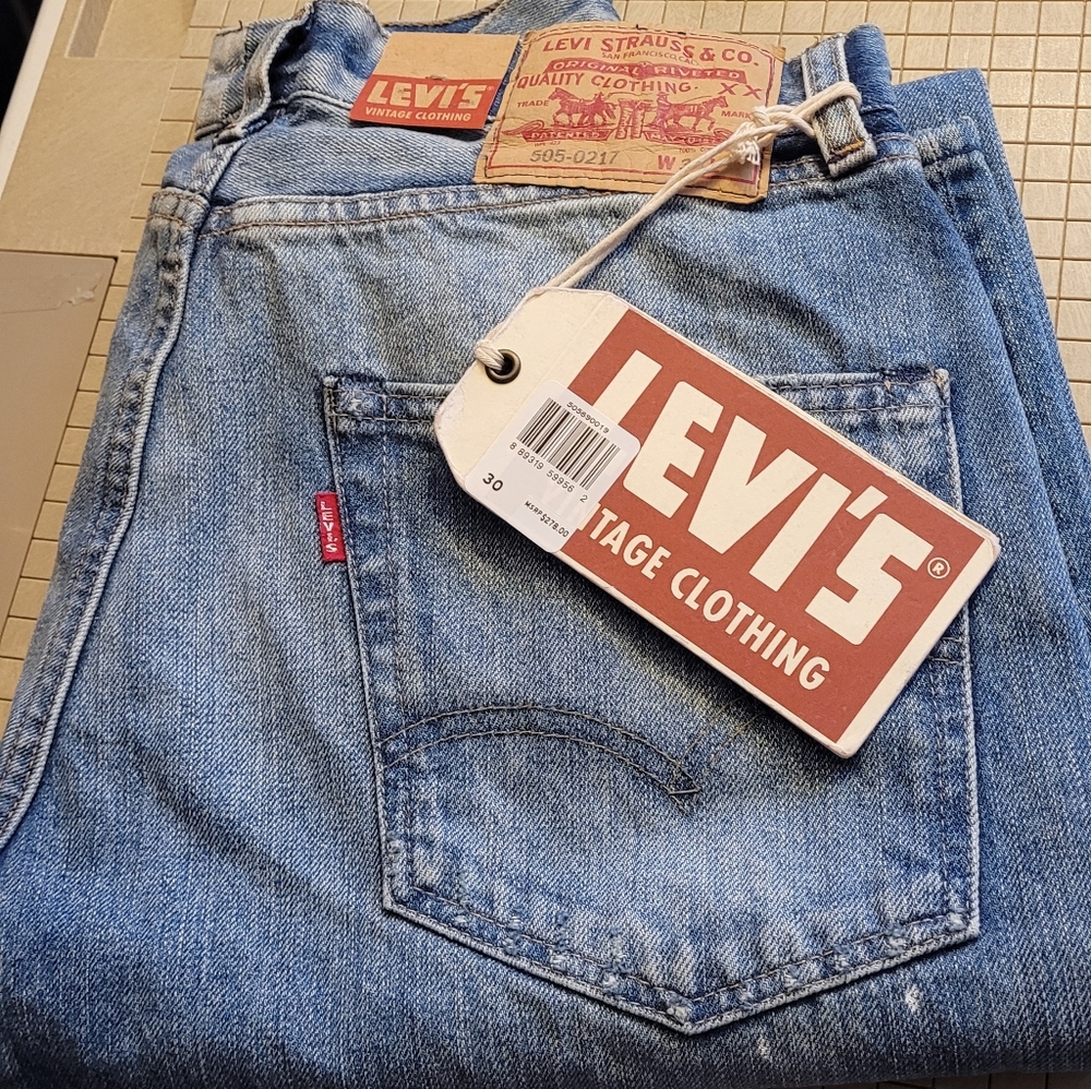Levi's Classic Straight Men's Jeans in Light Blue New With Tags